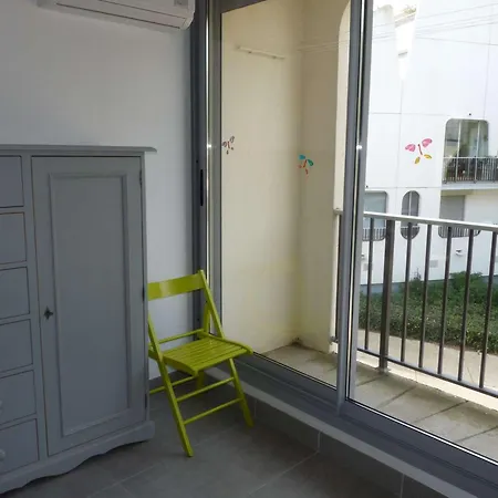 Апартаменты 3 Pieces Avec Grande Terrasse, Piscine Et Parking, A 100m De La - Fr-1-328-272 Ла-Гранд-Мот