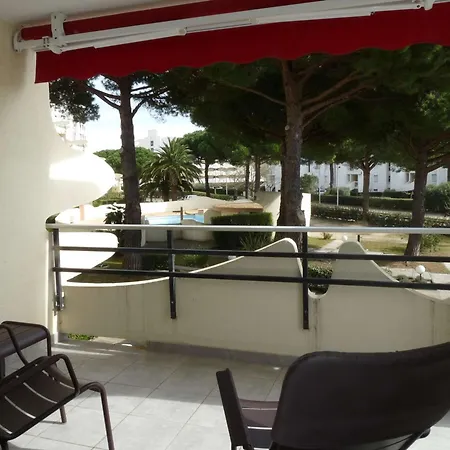 Apartment 3 Pieces Avec Grande Terrasse, Piscine Et Parking, A 100m De La - Fr-1-328-272 *