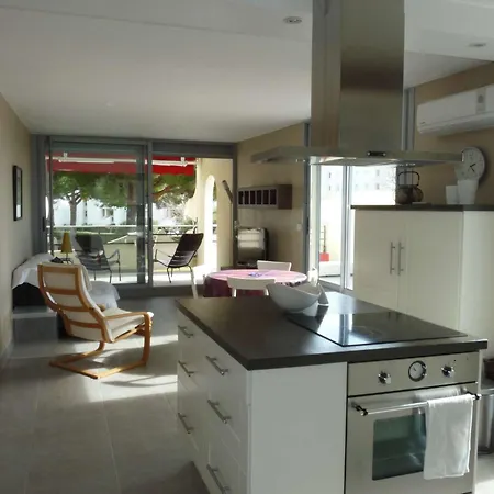 3 Pieces Avec Grande Terrasse, Piscine Et Parking, A 100m De La - Fr-1-328-272 Apartment La Grande-Motte
